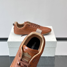 👟Dolce & Gabbana 系列运动鞋,皮革鞋面,简约复古设计,低调又有质感✨。橡胶鞋底,穿着舒适 👟Dolce & Gabbana 系列运动鞋,皮革鞋面,简约复古设计,低调又有质感✨。橡胶鞋底,穿着舒适