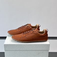 👟Dolce & Gabbana 系列运动鞋,皮革鞋面,简约复古设计,低调又有质感✨。橡胶鞋底,穿着舒适 👟Dolce & Gabbana 系列运动鞋,皮革鞋面,简约复古设计,低调又有质感✨。橡胶鞋底,穿着舒适