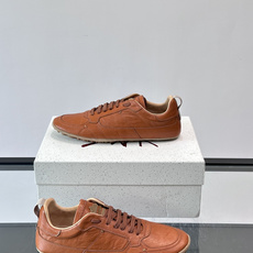 👟Dolce & Gabbana 系列运动鞋,皮革鞋面,简约复古设计,低调又有质感✨。橡胶鞋底,穿着舒适 👟Dolce & Gabbana 系列运动鞋,皮革鞋面,简约复古设计,低调又有质感✨。橡胶鞋底,穿着舒适