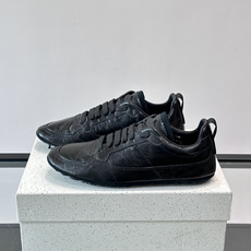 👟Dolce & Gabbana 系列运动鞋,皮革鞋面,简约复古设计,低调又有质感✨。橡胶鞋底,穿着舒适 👟Dolce & Gabbana 系列运动鞋,皮革鞋面,简约复古设计,低调又有质感✨。橡胶鞋底,穿着舒适