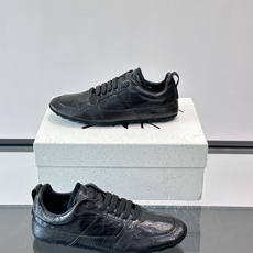 👟Dolce & Gabbana 系列运动鞋,皮革鞋面,简约复古设计,低调又有质感✨。橡胶鞋底,穿着舒适 👟Dolce & Gabbana 系列运动鞋,皮革鞋面,简约复古设计,低调又有质感✨。橡胶鞋底,穿着舒适