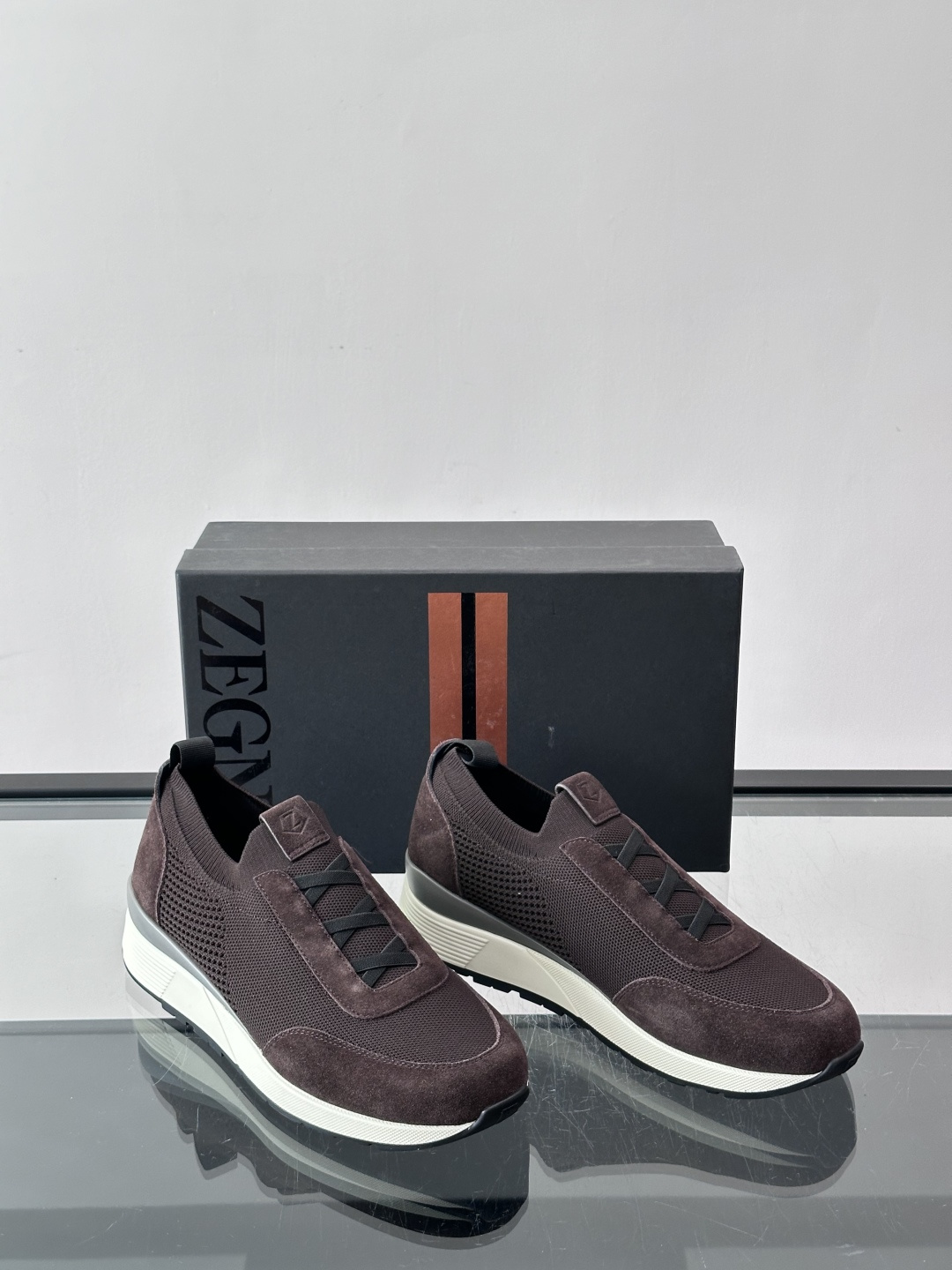 Zegna/杰尼亚全新男士休闲鞋。高定原版一致的特殊弹力针织面料，加密一体飞织面料，确保多季节的实用性和