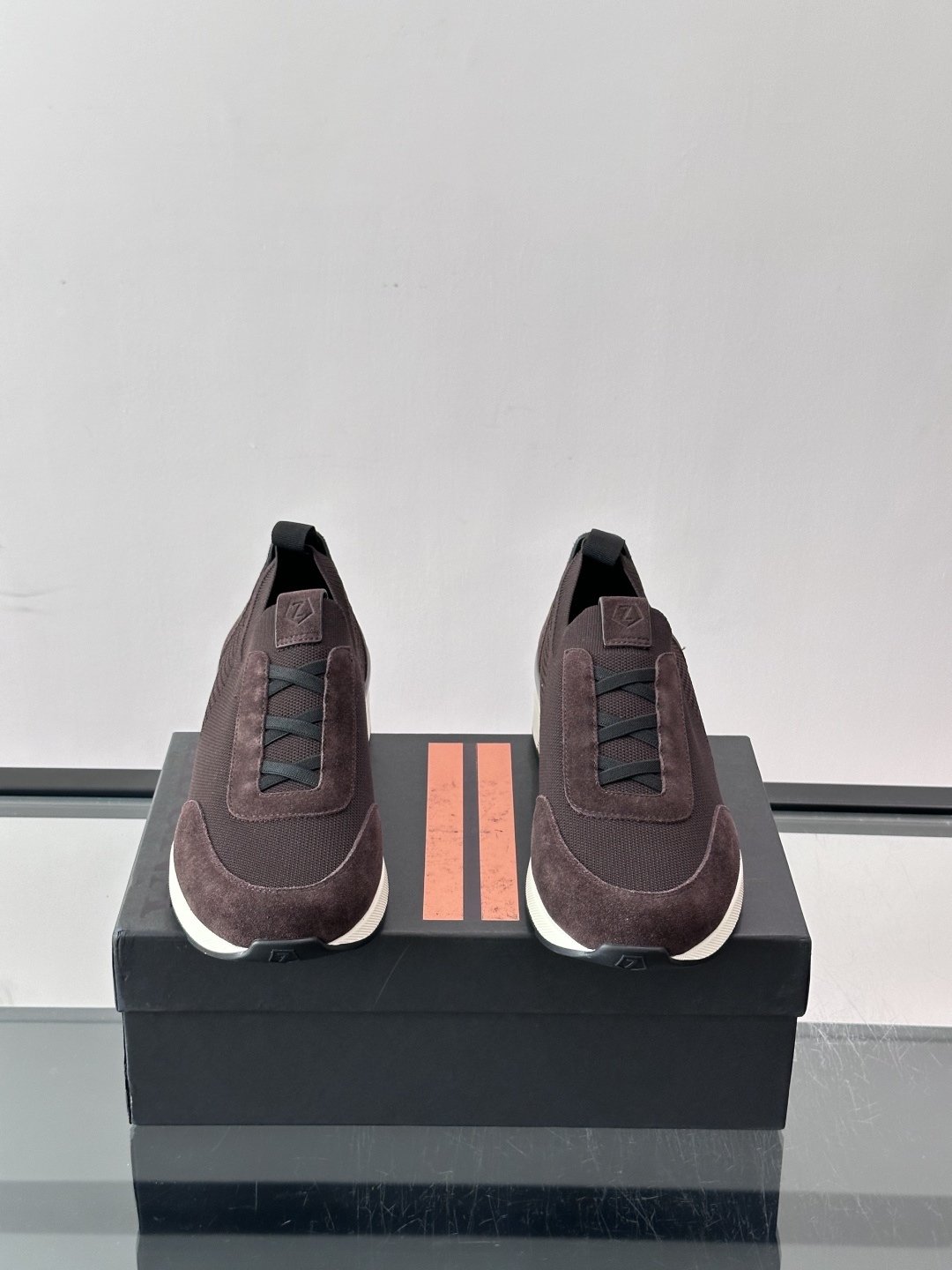 Zegna/杰尼亚全新男士休闲鞋。高定原版一致的特殊弹力针织面料，加密一体飞织面料，确保多季节的实用性和