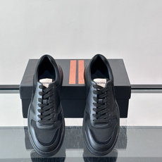 👟ZEGNA这款男士休闲运动鞋,采用优质皮革➕网面。鞋面纹理细腻,质感满分✨。高弹缓震鞋底,足弓支撑,长 👟ZEGNA这款男士休闲运动鞋,采用优质皮革➕网面。鞋面纹理细腻,质感满分✨。高弹缓震鞋底,足弓支撑,长