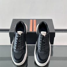 👟ZEGNA这款男士休闲运动鞋,采用优质皮革➕网面。鞋面纹理细腻,质感满分✨。高弹缓震鞋底,足弓支撑,长 👟ZEGNA这款男士休闲运动鞋,采用优质皮革➕网面。鞋面纹理细腻,质感满分✨。高弹缓震鞋底,足弓支撑,长