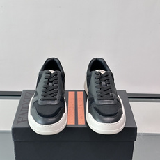 👟ZEGNA这款男士休闲运动鞋,采用优质皮革➕网面。鞋面纹理细腻,质感满分✨。高弹缓震鞋底,足弓支撑,长 👟ZEGNA这款男士休闲运动鞋,采用优质皮革➕网面。鞋面纹理细腻,质感满分✨。高弹缓震鞋底,足弓支撑,长