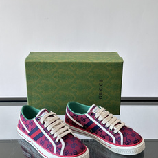 ❤️Arrival Gucci tennis 1977 经典系列帆布鞋…GG帆布成制融品入牌元素 复古格 ❤️Arrival Gucci tennis 1977 经典系列帆布鞋…GG帆布成制融品入牌元素 复古格