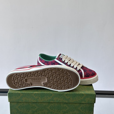 ❤️Arrival Gucci tennis 1977 经典系列帆布鞋…GG帆布成制融品入牌元素 复古格 ❤️Arrival Gucci tennis 1977 经典系列帆布鞋…GG帆布成制融品入牌元素 复古格
