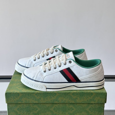 ❤️Arrival Gucci tennis 1977 经典系列帆布鞋…GG帆布成制融品入牌元素 复古格 ❤️Arrival Gucci tennis 1977 经典系列帆布鞋…GG帆布成制融品入牌元素 复古格