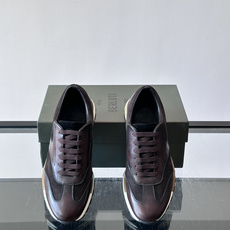 👞Berluti男士休闲皮鞋,采用头层牛皮+绒面拼接,质感细腻又耐用。经典系带设计,日常或户外都能轻松驾 👞Berluti男士休闲皮鞋,采用头层牛皮+绒面拼接,质感细腻又耐用。经典系带设计,日常或户外都能轻松驾