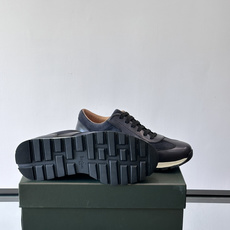👞Berluti男士休闲皮鞋,采用头层牛皮+绒面拼接,质感细腻又耐用。经典系带设计,日常或户外都能轻松驾 👞Berluti男士休闲皮鞋,采用头层牛皮+绒面拼接,质感细腻又耐用。经典系带设计,日常或户外都能轻松驾