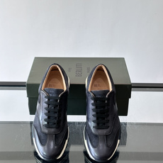 👞Berluti男士休闲皮鞋,采用头层牛皮+绒面拼接,质感细腻又耐用。经典系带设计,日常或户外都能轻松驾 👞Berluti男士休闲皮鞋,采用头层牛皮+绒面拼接,质感细腻又耐用。经典系带设计,日常或户外都能轻松驾