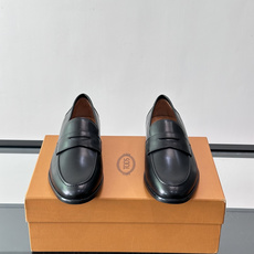 👞TODS乐福鞋,意大利奢侈品牌出品,采用优质小牛皮,鞋面光滑细腻,质感满分✨。经典单扣设计,线条简洁, 👞TODS乐福鞋,意大利奢侈品牌出品,采用优质小牛皮,鞋面光滑细腻,质感满分✨。经典单扣设计,线条简洁,