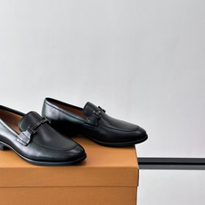 👞TODS乐福鞋,意大利奢侈品牌出品,采用优质小牛皮,鞋面光滑细腻,质感满分✨。经典单扣设计,线条简洁, 👞TODS乐福鞋,意大利奢侈品牌出品,采用优质小牛皮,鞋面光滑细腻,质感满分✨。经典单扣设计,线条简洁,