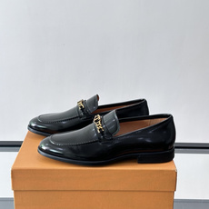 👞TODS乐福鞋,意大利奢侈品牌出品,采用优质小牛皮,鞋面光滑细腻,质感满分✨。经典单扣设计,线条简洁, 👞TODS乐福鞋,意大利奢侈品牌出品,采用优质小牛皮,鞋面光滑细腻,质感满分✨。经典单扣设计,线条简洁,