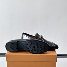 👞TODS乐福鞋,意大利奢侈品牌出品,采用优质小牛皮,鞋面光滑细腻,质感满分✨。经典单扣设计,线条简洁, 👞TODS乐福鞋,意大利奢侈品牌出品,采用优质小牛皮,鞋面光滑细腻,质感满分✨。经典单扣设计,线条简洁,