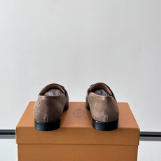 👞TODS乐福鞋,意大利奢侈品牌出品,采用优质小牛皮,鞋面光滑细腻,质感满分✨。经典单扣设计,线条简洁, 👞TODS乐福鞋,意大利奢侈品牌出品,采用优质小牛皮,鞋面光滑细腻,质感满分✨。经典单扣设计,线条简洁,