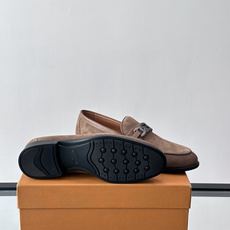 👞TODS乐福鞋,意大利奢侈品牌出品,采用优质小牛皮,鞋面光滑细腻,质感满分✨。经典单扣设计,线条简洁, 👞TODS乐福鞋,意大利奢侈品牌出品,采用优质小牛皮,鞋面光滑细腻,质感满分✨。经典单扣设计,线条简洁,