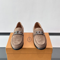 👞TODS乐福鞋,意大利奢侈品牌出品,采用优质小牛皮,鞋面光滑细腻,质感满分✨。经典单扣设计,线条简洁, 👞TODS乐福鞋,意大利奢侈品牌出品,采用优质小牛皮,鞋面光滑细腻,质感满分✨。经典单扣设计,线条简洁,