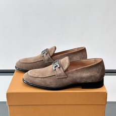👞TODS乐福鞋,意大利奢侈品牌出品,采用优质小牛皮,鞋面光滑细腻,质感满分✨。经典单扣设计,线条简洁, 👞TODS乐福鞋,意大利奢侈品牌出品,采用优质小牛皮,鞋面光滑细腻,质感满分✨。经典单扣设计,线条简洁,