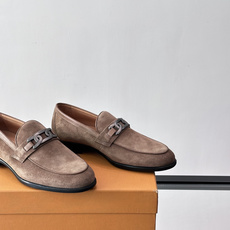 👞TODS乐福鞋,意大利奢侈品牌出品,采用优质小牛皮,鞋面光滑细腻,质感满分✨。经典单扣设计,线条简洁, 👞TODS乐福鞋,意大利奢侈品牌出品,采用优质小牛皮,鞋面光滑细腻,质感满分✨。经典单扣设计,线条简洁,