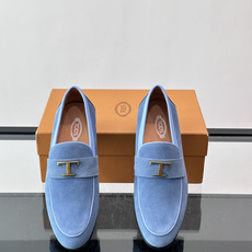 👞TODS乐福鞋,意大利奢侈品牌出品,采用优质小牛皮,鞋面光滑细腻,质感满分✨。经典单扣设计,线条简洁, 👞TODS乐福鞋,意大利奢侈品牌出品,采用优质小牛皮,鞋面光滑细腻,质感满分✨。经典单扣设计,线条简洁,