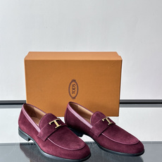 👞TODS乐福鞋,意大利奢侈品牌出品,采用优质小牛皮,鞋面光滑细腻,质感满分✨。经典单扣设计,线条简洁, 👞TODS乐福鞋,意大利奢侈品牌出品,采用优质小牛皮,鞋面光滑细腻,质感满分✨。经典单扣设计,线条简洁,