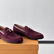 👞TODS乐福鞋,意大利奢侈品牌出品,采用优质小牛皮,鞋面光滑细腻,质感满分✨。经典单扣设计,线条简洁, 👞TODS乐福鞋,意大利奢侈品牌出品,采用优质小牛皮,鞋面光滑细腻,质感满分✨。经典单扣设计,线条简洁,
