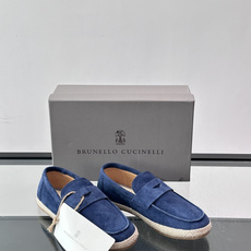 Brunello Cucinelli 男士皮鞋,高端男士经典乐福鞋,原版进口麂牛皮打造,此款鞋型堪称经典 Brunello Cucinelli 男士皮鞋,高端男士经典乐福鞋,原版进口麂牛皮打造,此款鞋型堪称经典