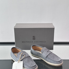 Brunello Cucinelli 男士皮鞋,高端男士经典乐福鞋,原版进口麂牛皮打造,此款鞋型堪称经典 Brunello Cucinelli 男士皮鞋,高端男士经典乐福鞋,原版进口麂牛皮打造,此款鞋型堪称经典