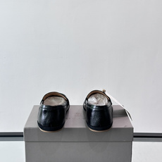 Brunello Cucinelli 男士皮鞋,高端男士经典乐福鞋,原版进口胎牛皮打造,此款鞋型堪称经典 Brunello Cucinelli 男士皮鞋,高端男士经典乐福鞋,原版进口胎牛皮打造,此款鞋型堪称经典