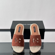 ✨Dolce & Gabbana DG凉拖,绒面鞋面+经典DG logo,品牌辨识度超高!鞋底是编织草绳 ✨Dolce & Gabbana DG凉拖,绒面鞋面+经典DG logo,品牌辨识度超高!鞋底是编织草绳