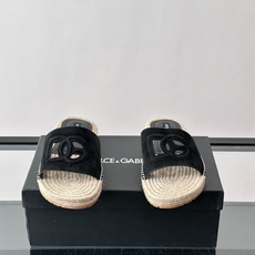 ✨Dolce & Gabbana DG凉拖,绒面鞋面+经典DG logo,品牌辨识度超高!鞋底是编织草绳 ✨Dolce & Gabbana DG凉拖,绒面鞋面+经典DG logo,品牌辨识度超高!鞋底是编织草绳