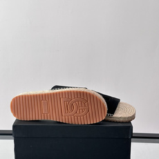 ✨Dolce & Gabbana DG凉拖,绒面鞋面+经典DG logo,品牌辨识度超高!鞋底是编织草绳 ✨Dolce & Gabbana DG凉拖,绒面鞋面+经典DG logo,品牌辨识度超高!鞋底是编织草绳