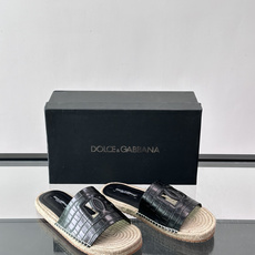 ✨Dolce & Gabbana DG凉拖,绒面鞋面+经典DG logo,品牌辨识度超高!鞋底是编织草绳 ✨Dolce & Gabbana DG凉拖,绒面鞋面+经典DG logo,品牌辨识度超高!鞋底是编织草绳