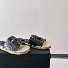 ✨Dolce & Gabbana DG凉拖,绒面鞋面+经典DG logo,品牌辨识度超高!鞋底是编织草绳 ✨Dolce & Gabbana DG凉拖,绒面鞋面+经典DG logo,品牌辨识度超高!鞋底是编织草绳