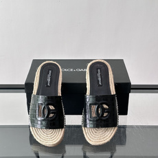 ✨Dolce & Gabbana DG凉拖,绒面鞋面+经典DG logo,品牌辨识度超高!鞋底是编织草绳 ✨Dolce & Gabbana DG凉拖,绒面鞋面+经典DG logo,品牌辨识度超高!鞋底是编织草绳
