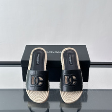 ✨Dolce & Gabbana DG凉拖,绒面鞋面+经典DG logo,品牌辨识度超高!鞋底是编织草绳 ✨Dolce & Gabbana DG凉拖,绒面鞋面+经典DG logo,品牌辨识度超高!鞋底是编织草绳
