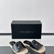 ✨Dolce & Gabbana DG凉拖,绒面鞋面+经典DG logo,品牌辨识度超高!鞋底是编织草绳 ✨Dolce & Gabbana DG凉拖,绒面鞋面+经典DG logo,品牌辨识度超高!鞋底是编织草绳