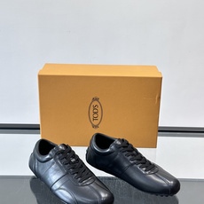 👟TOD’S德训鞋,采用优质小牛皮,触感柔软细腻,质感满分✨。经典德训鞋型,简约线条+薄底设计,轻便舒适 👟TOD’S德训鞋,采用优质小牛皮,触感柔软细腻,质感满分✨。经典德训鞋型,简约线条+薄底设计,轻便舒适