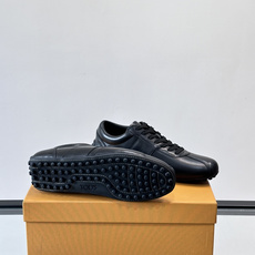 👟TOD’S德训鞋,采用优质小牛皮,触感柔软细腻,质感满分✨。经典德训鞋型,简约线条+薄底设计,轻便舒适 👟TOD’S德训鞋,采用优质小牛皮,触感柔软细腻,质感满分✨。经典德训鞋型,简约线条+薄底设计,轻便舒适