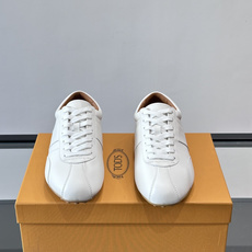 👟TOD’S德训鞋,采用优质小牛皮,触感柔软细腻,质感满分✨。经典德训鞋型,简约线条+薄底设计,轻便舒适 👟TOD’S德训鞋,采用优质小牛皮,触感柔软细腻,质感满分✨。经典德训鞋型,简约线条+薄底设计,轻便舒适