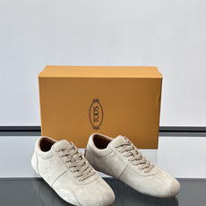 👟TOD’S德训鞋,采用优质小牛皮,触感柔软细腻,质感满分✨。经典德训鞋型,简约线条+薄底设计,轻便舒适 👟TOD’S德训鞋,采用优质小牛皮,触感柔软细腻,质感满分✨。经典德训鞋型,简约线条+薄底设计,轻便舒适