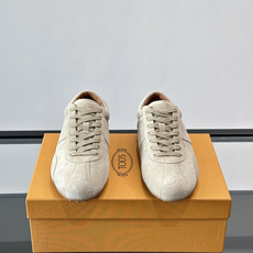 👟TOD’S德训鞋,采用优质小牛皮,触感柔软细腻,质感满分✨。经典德训鞋型,简约线条+薄底设计,轻便舒适 👟TOD’S德训鞋,采用优质小牛皮,触感柔软细腻,质感满分✨。经典德训鞋型,简约线条+薄底设计,轻便舒适