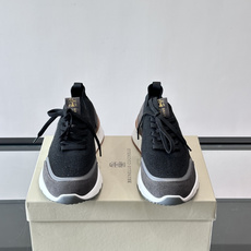 Brunello Cucinelli 新款拼色运动板男鞋 此款运动鞋面料采用进口飞织,春夏穿着舒适透气, Brunello Cucinelli 新款拼色运动板男鞋 此款运动鞋面料采用进口飞织,春夏穿着舒适透气,
