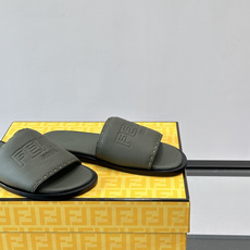 🖤Fendi皮革拖鞋,鞋面压印“FENDI ROMA”标志,品牌感满满!优质皮革+细腻纹理,柔软又耐穿, 🖤Fendi皮革拖鞋,鞋面压印“FENDI ROMA”标志,品牌感满满!优质皮革+细腻纹理,柔软又耐穿,