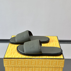 🖤Fendi皮革拖鞋,鞋面压印“FENDI ROMA”标志,品牌感满满!优质皮革+细腻纹理,柔软又耐穿, 🖤Fendi皮革拖鞋,鞋面压印“FENDI ROMA”标志,品牌感满满!优质皮革+细腻纹理,柔软又耐穿,