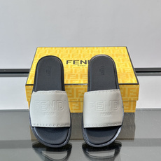 🖤Fendi皮革拖鞋,鞋面压印“FENDI ROMA”标志,品牌感满满!优质皮革+细腻纹理,柔软又耐穿, 🖤Fendi皮革拖鞋,鞋面压印“FENDI ROMA”标志,品牌感满满!优质皮革+细腻纹理,柔软又耐穿,
