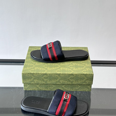 ✨Gucci GG男士休闲凉拖,经典红绿Web织带+双G金属徽标,品牌辨识度超高!鞋面织物材质,鞋底橡胶 ✨Gucci GG男士休闲凉拖,经典红绿Web织带+双G金属徽标,品牌辨识度超高!鞋面织物材质,鞋底橡胶