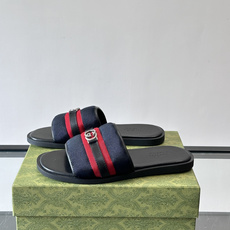 ✨Gucci GG男士休闲凉拖,经典红绿Web织带+双G金属徽标,品牌辨识度超高!鞋面织物材质,鞋底橡胶 ✨Gucci GG男士休闲凉拖,经典红绿Web织带+双G金属徽标,品牌辨识度超高!鞋面织物材质,鞋底橡胶